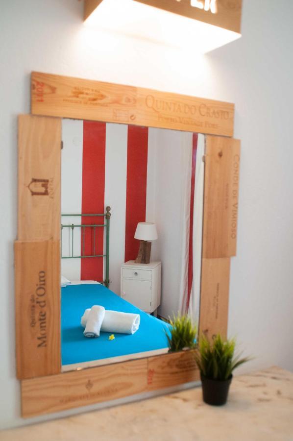 Jho'La Surf Camp Hostel Praia Da Luz Exterior photo